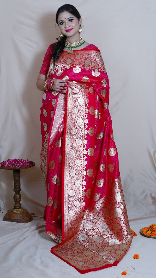 Buy Red Sarees for Women by HINAYAT FASHION Online | Ajio.com