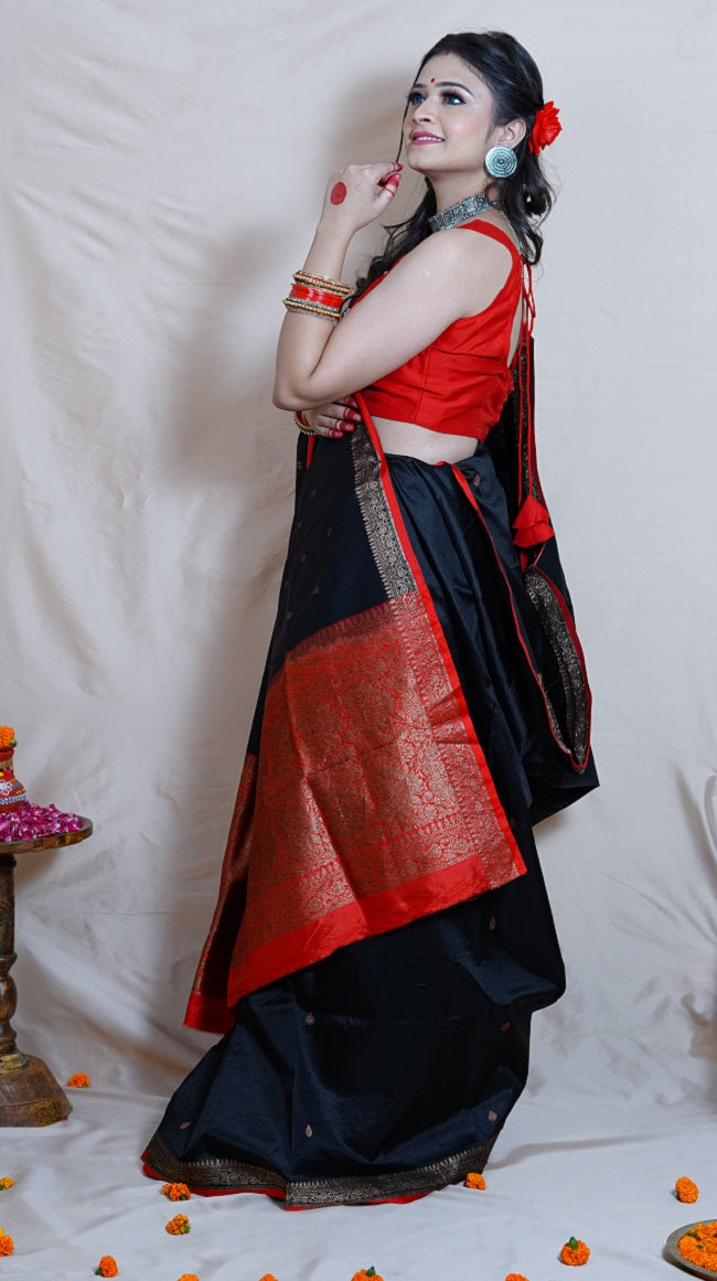 HANDLOOM SILK SAREE IN BLACK AND RED WITH KADWA BUTA DESIGN